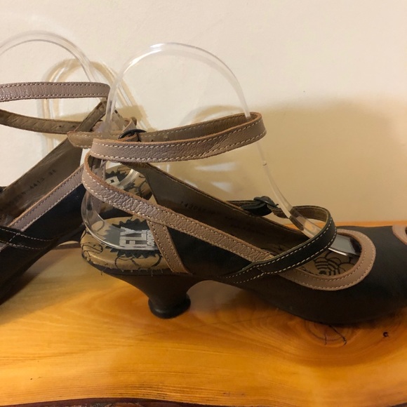 Fly London size 8 strap pep toe heel sandals - Picture 5 of 6
